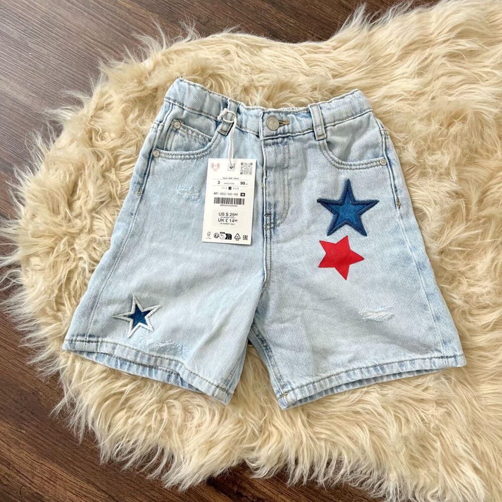 NWT Zara light blue denim shorts colorful red blue star patch appliqués Size 3 Y